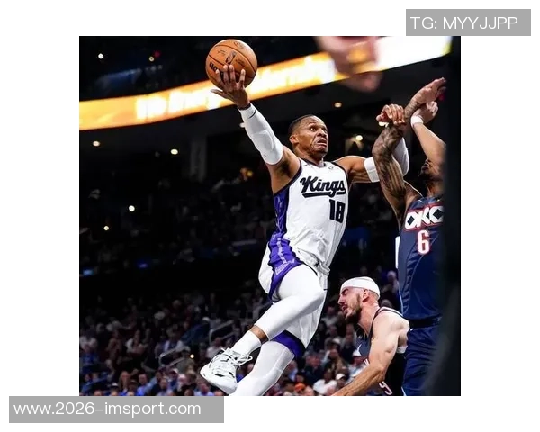 朗佐鲍尔表现低迷9投仅1中三分球命中率惨淡仅得3分7篮板2助攻2抢断