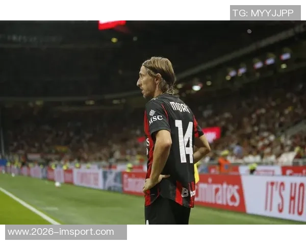 莫德里奇与拉比奥特训练勤奋米兰队员再无迟到现象 莫德里奇与拉比奥特训练勤奋米兰队员再无迟到现象